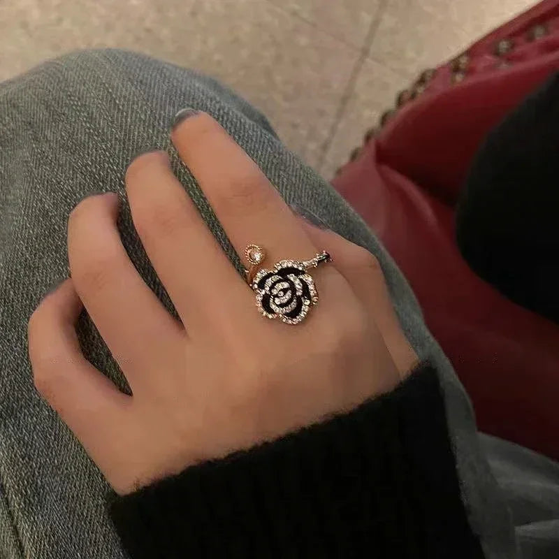 Black Rose Shaped Metal Opening Rings for Woman Girls Fashion Luxury Zircon Adjustable Index Finger Rings Jewelry Party